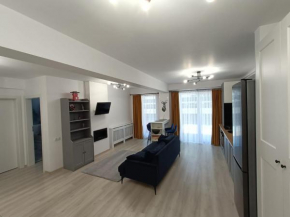 Apartament rafinat cu grădină privată